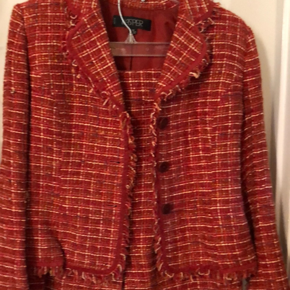 Nubby tweed Kasper suit